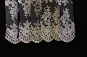 Tela Tull Bordado con Blonda FF5784 - Imagen 3